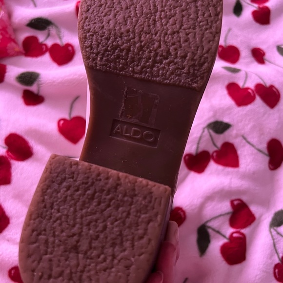 🤍Creme colored Aldo Boots, Good Condition. Genuine Real Leather🤍 - Picture 6 of 12